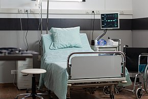 Lek wycofany z powodu zanieczyszczeń. W środku znaleziono fragmenty szkła-12341