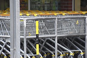 Czy 1 listopada zrobisz zakupy? Ten weekend zaskoczy wielu klientów-12362