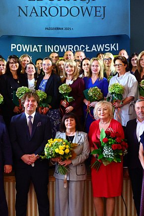 Święto powiatowych nauczycieli. Wręczono nagrody [ZDJĘCIA]-393