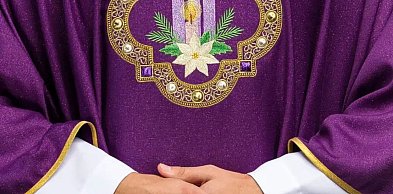 Jakie znaczenie mają wizerunki świętych na szatach liturgicznych?