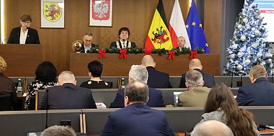 Budżet powiatu inowrocławskiego na 2026 rok przyjęty. Za nami ważne głosowanie-12776