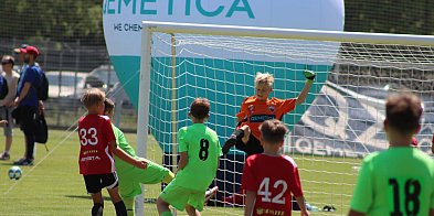 Tam, gdzie sport łączy pokolenia. Wsparcie dla Janikowa-12312