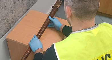 34-letni janikowianin wymachiwał nogą od stołu. Groził, że zabije-12449