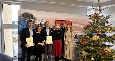 Cyfrowe wsparcie dla edukacji w Gminie Janikowo. Podpisano umowę!-12778