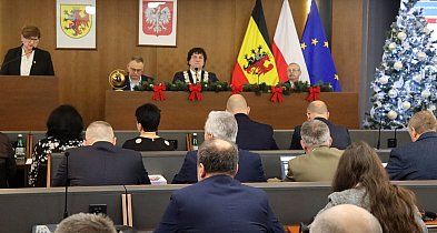 Budżet powiatu inowrocławskiego na 2026 rok przyjęty. Za nami ważne głosowanie-12776