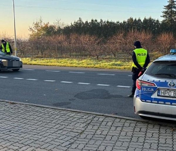 Policjanci z Janikowa kontrolowali trzeźwość kierowców-12416