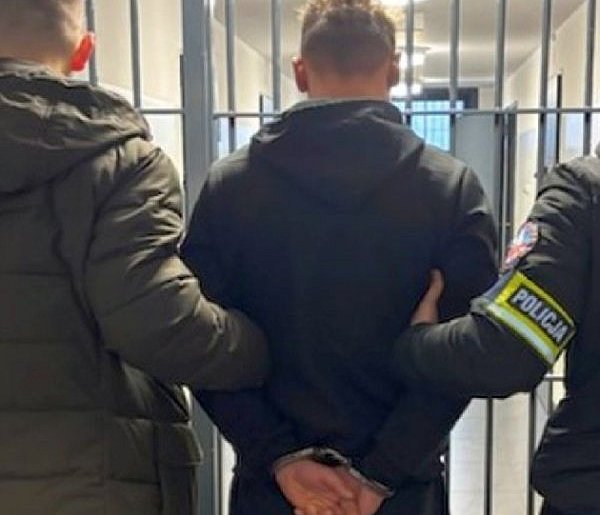 Znaczna ilość narkotyków zabezpieczona w Janikowie. 23-latek odpowie przed sądem