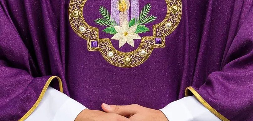 Jakie znaczenie mają wizerunki świętych na szatach liturgicznych?